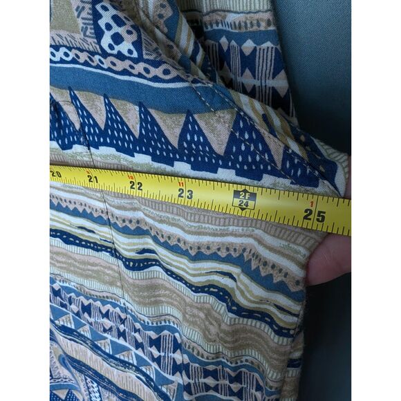 Lightweight 1990s Large Button Up Shirt with Rad Design - Picture 5 of 8